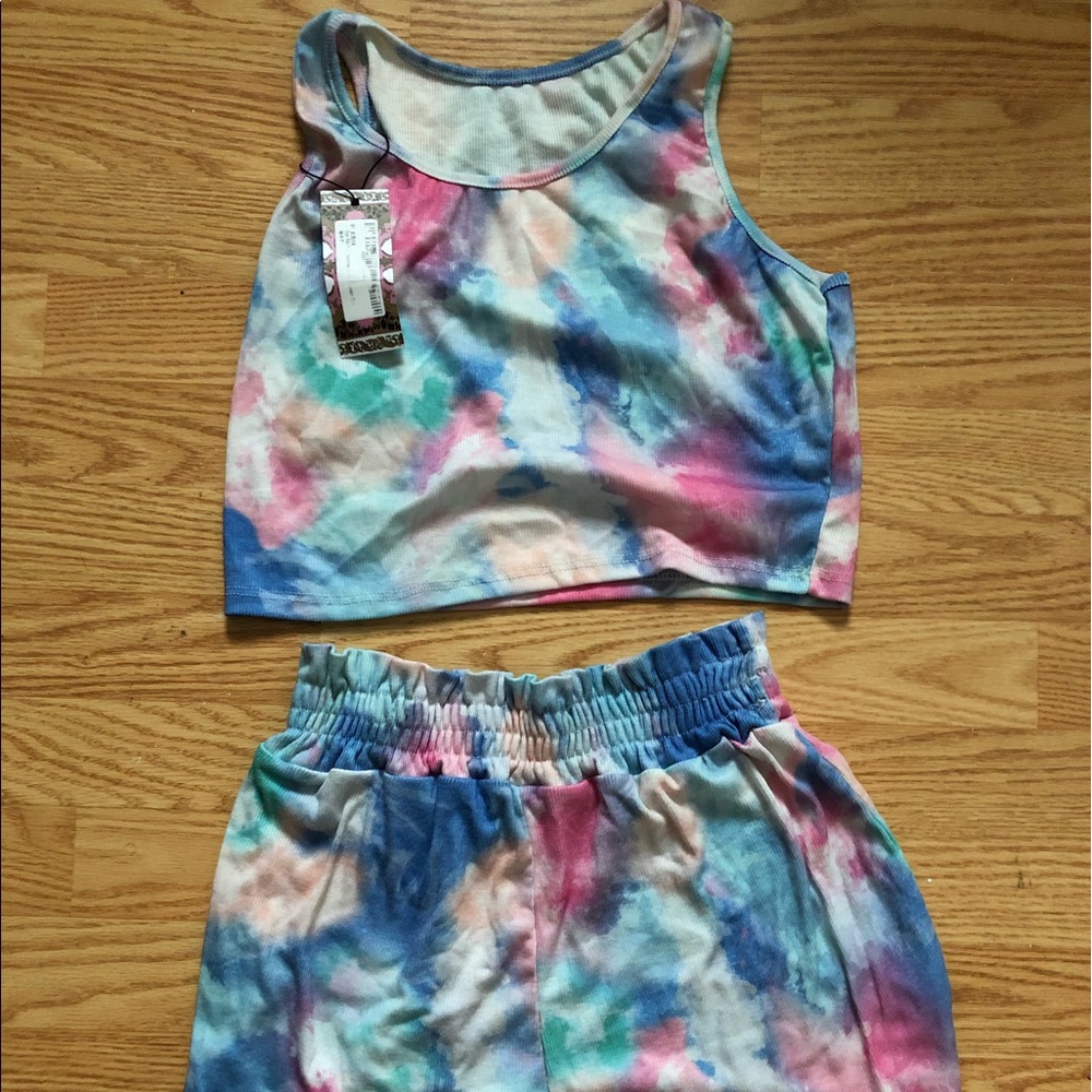 Boohoo cropped tie dye set
